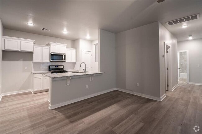 Building Photo - 1308 E Cavanaugh St Rental