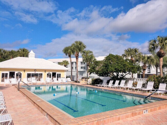 Photo - Seasonal 2-Bedroom 2-Bath Villa located in Plantation Golf and Country Club! Unidad 241