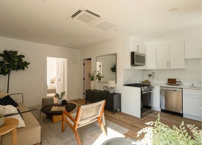 Photo - 6527 W 85th St