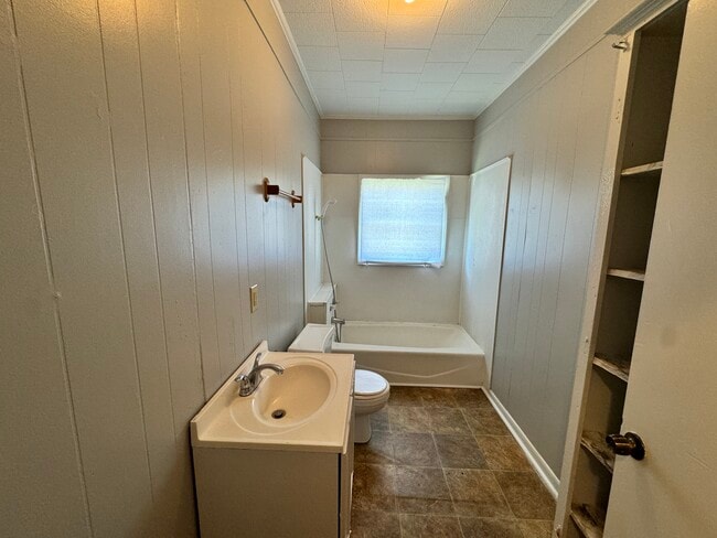 Photo - 203 Carlton Dr