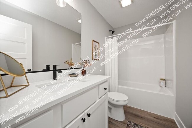 Photo - 326 29th St SW