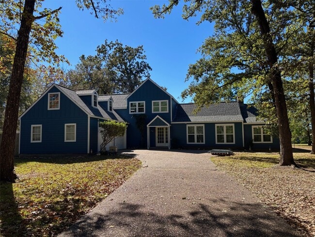 Building Photo - 22425 Augusta Dr