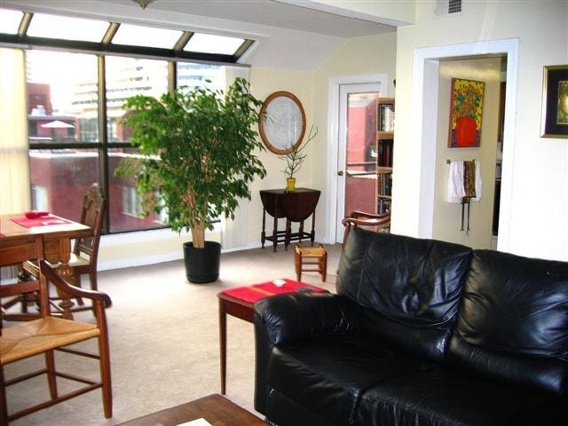 Building Photo - 1021 Arlington Blvd Unit 1216