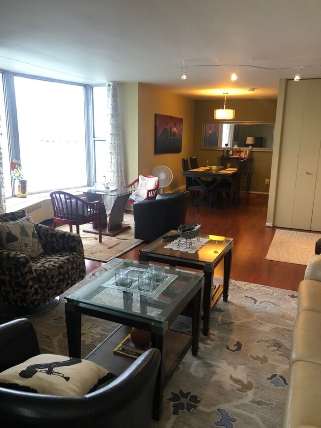 Photo - 8200 E Jefferson Ave