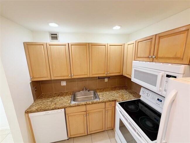 Photo - 640 NW 13th St Unit 26