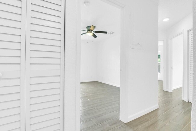 Photo - 13998 Folkestone Cir