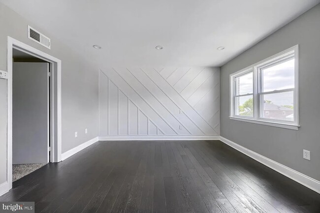 Photo - 2908 Clearview Ave