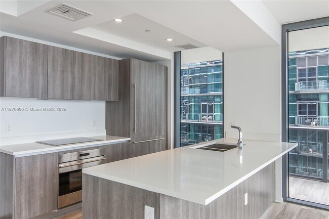 Building Photo - 801 S Miami Ave Unit 4005