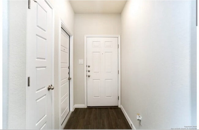 Photo - 537 Grayson Ln