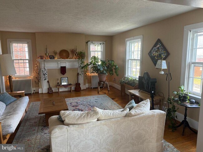 Photo - 107 Morgan St