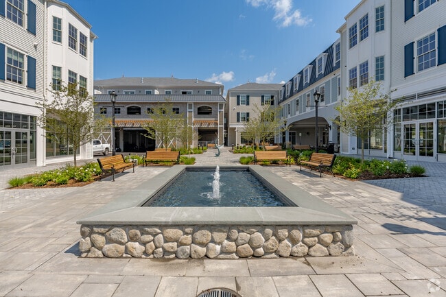 Outdoor Patio & Community Area