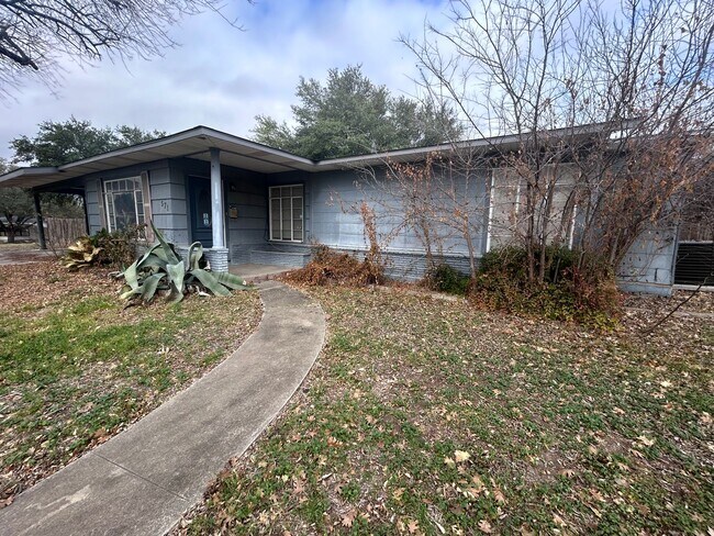 Photo - 571 Byrnes Dr