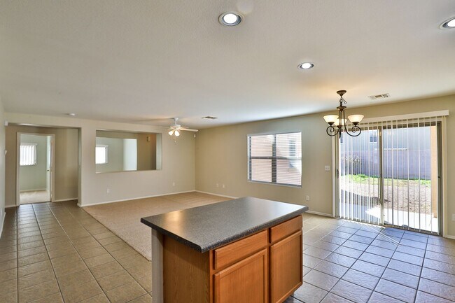 Photo - Single story