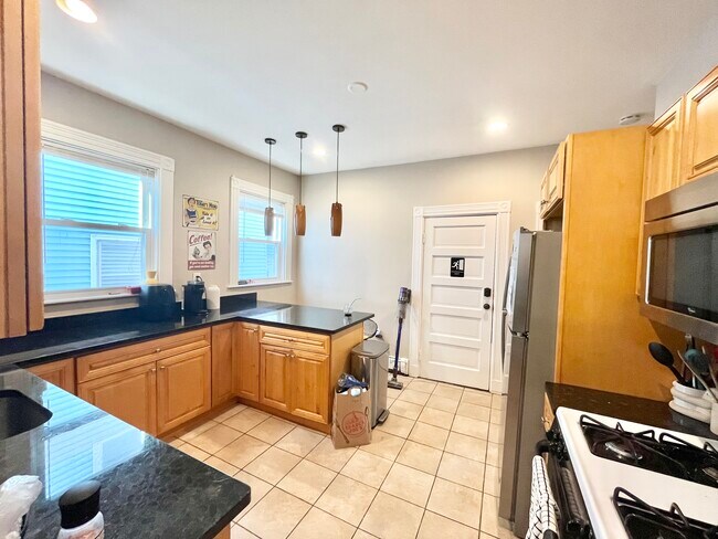 Photo - 68 Calumet St Unit 1