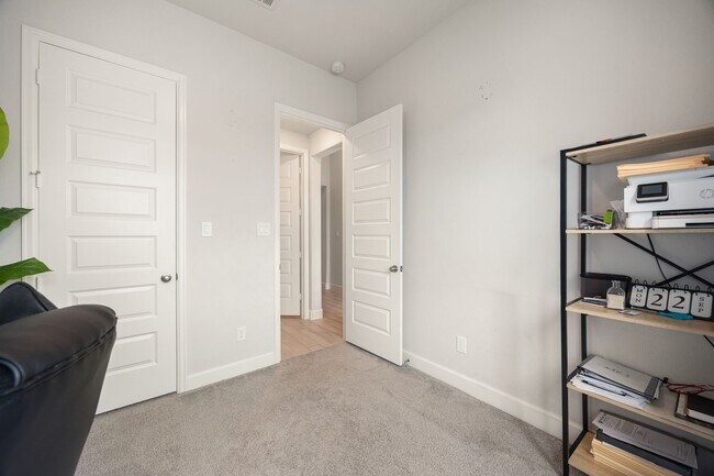 Photo - 8711 Hbr Pnes Dr