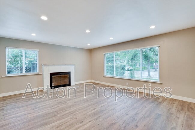 Photo - 681 S 13th St