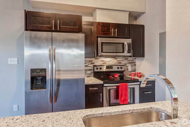 1BR, 1BA - 567SF - Kitchen