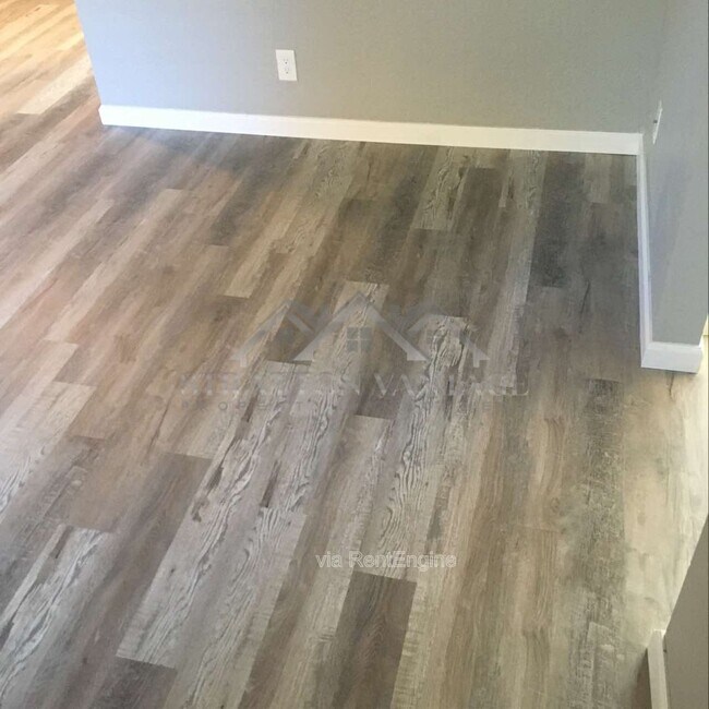 Photo - 852 N Stapley Dr