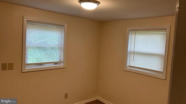 Photo - 17528 Ward Ave