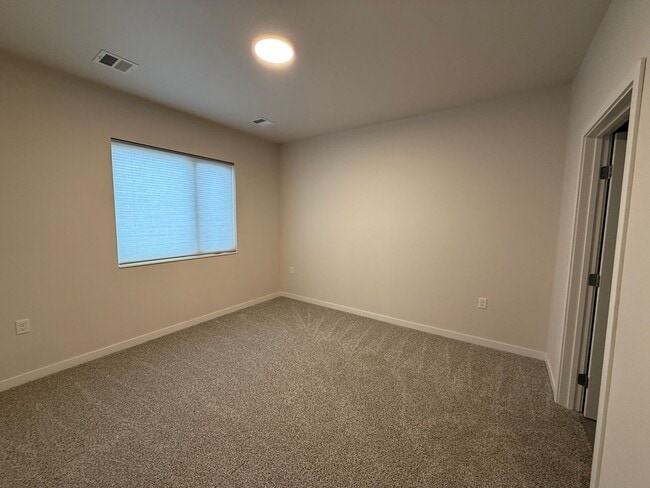 Photo - Northern Point Apartments Unit 1104-107