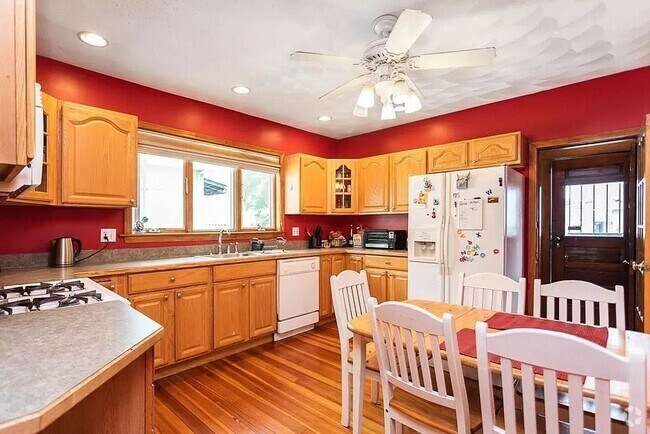 Building Photo - 52 Sunset Rd Unit 1 Rental