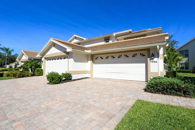 Building Photo - ** GOLFER'S PARADISE HERE!  NEW FURNITURE NEW REMODEL CORNER UNIT 2/2 PLUS DEN IN THE STRAND ***