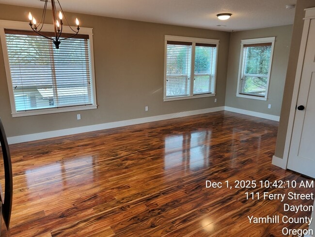 Photo - 111 Ferry St