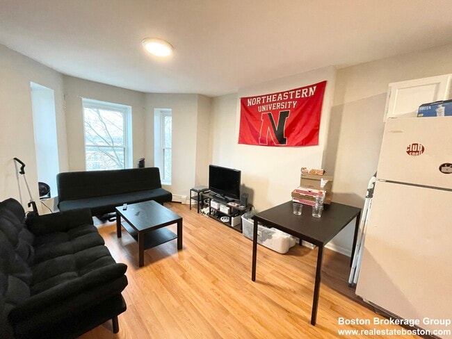 Photo - 90 Hammond St