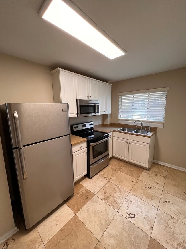 Photo - 2761 Saint Johns Ave Unit 6