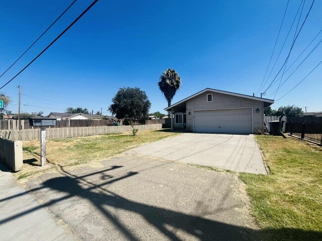 Photo - 1251 Davis St