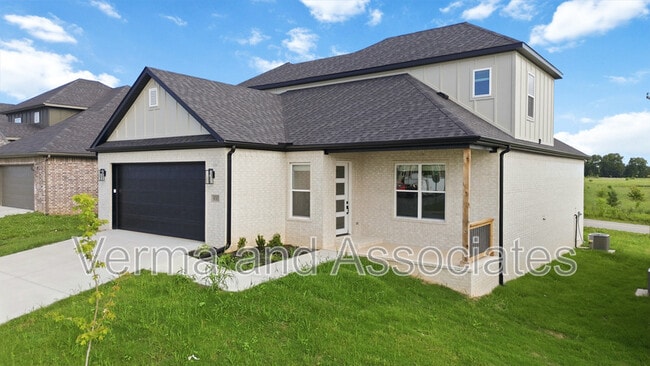 Building Photo - 930 Trestle Ln