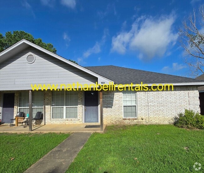 Building Photo - 2660-2662 SE 40th Unit 2660 Rental