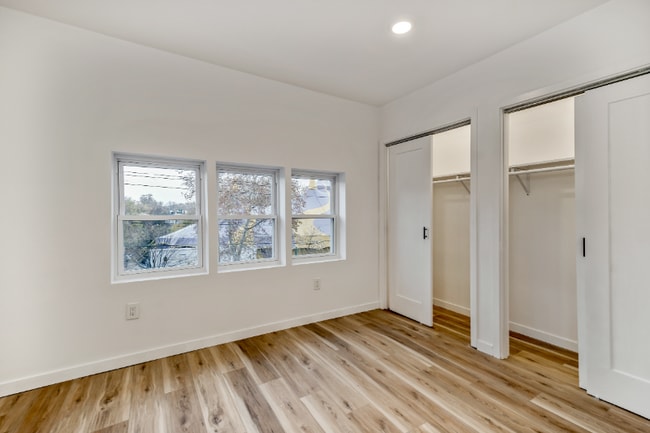 Photo - 3836 W Girard Ave Unidad 4