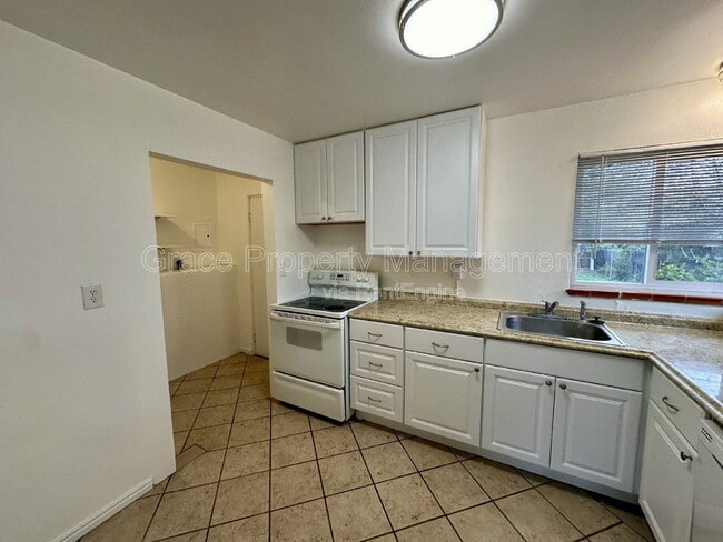 Photo - 1330 Otis St