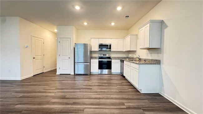 Photo - 204 Fenchurch Wy