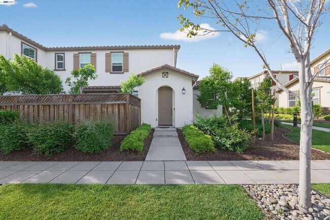 Photo - 1005 S Fowler Ln