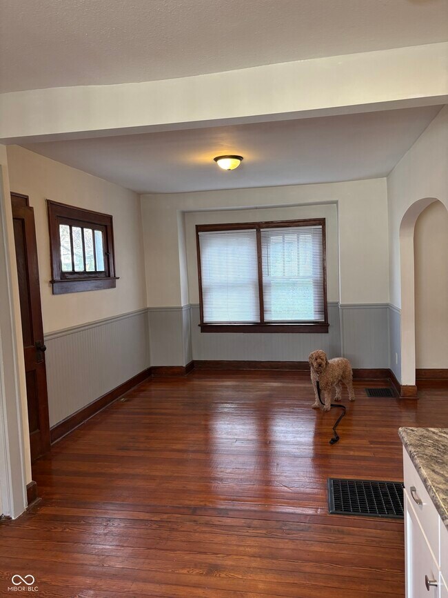 Photo - 823 Tecumseh St