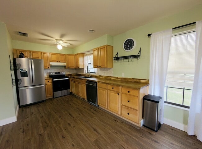 Photo - Large 2 Bedroom PSJ