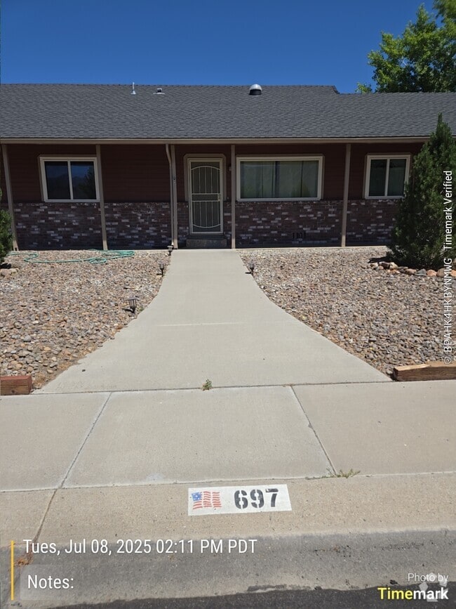 Building Photo - 697 Bluerock Rd Rental