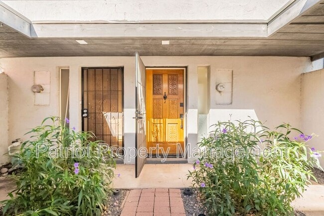 Photo - 8576 E Indian School Rd