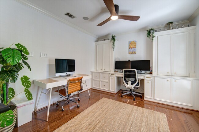 Photo - 407 Southchester Ln