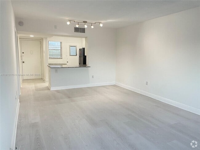 Building Photo - 2810 NE 201st Terrace Unit G328 Rental