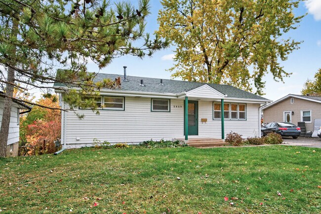 Photo - 3953 Arthur St NE