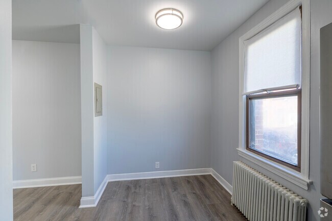 2BR, 1BA - 670SF - Dining Room