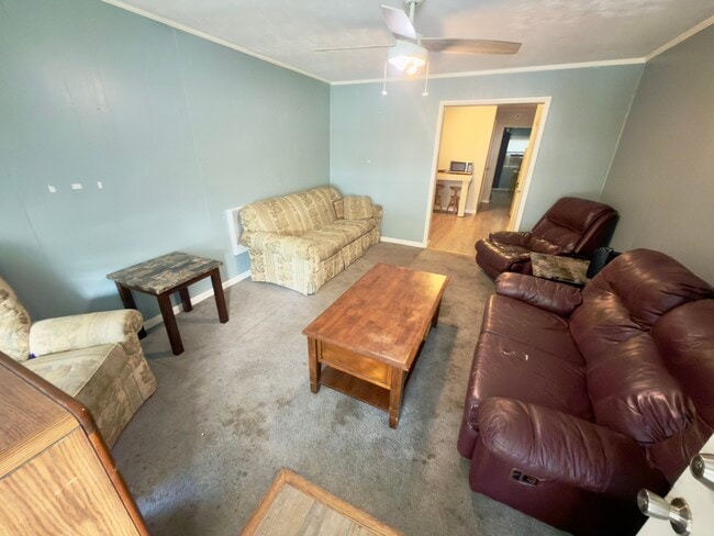 Photo - 310 Maple Ave Unit B