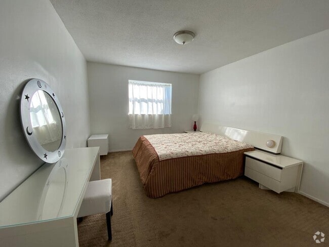 Building Photo - 700 Layne Blvd Unit 115 Rental