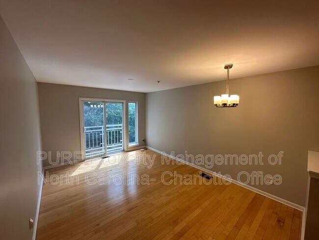 Photo - 3911 Picasso Court