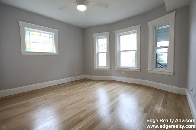 Photo - 44 Union St Unit 1