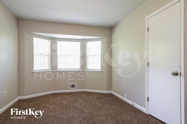 Photo - 1121 Danube Trail NE