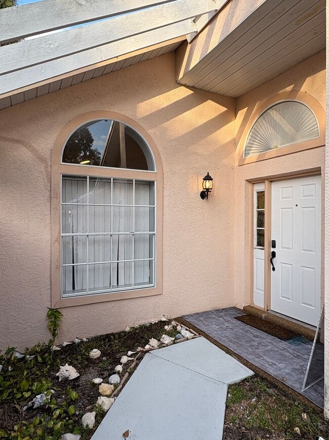 Photo - 3/2 with 2 car garage in great Vero Beach location!